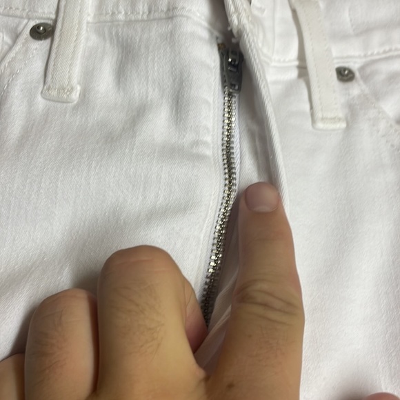 Jcrew 10" high-rise toothpick jean in white
Item AJ478 - Picture 8 of 14